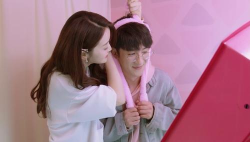 李钟硕、林允儿主演《Big Mouth》七月播出，他们cp感如何？游戏画面